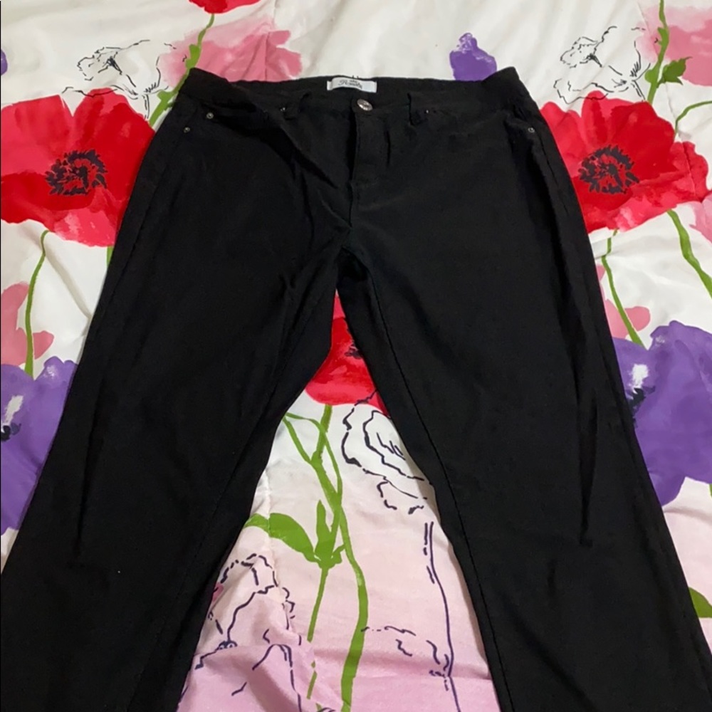 Black plus size skinny jean